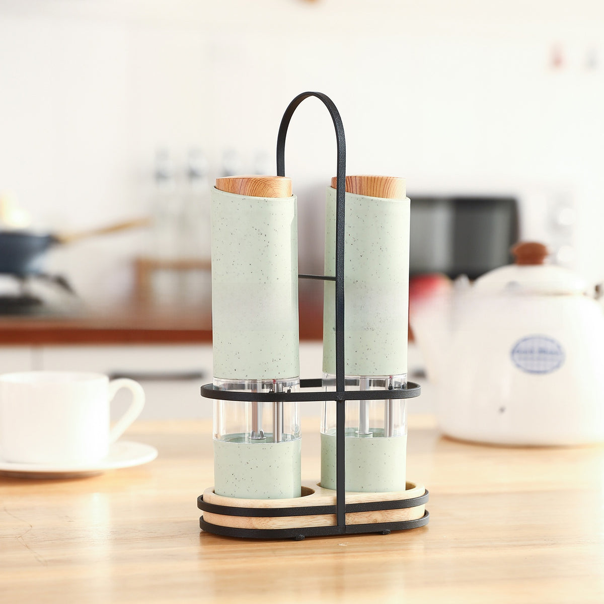 Electric Household Pepper and Salt Grinder