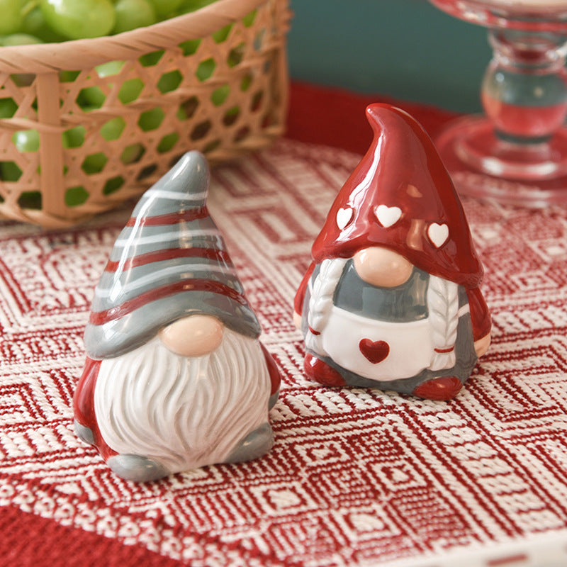 Pepper and Salt Shaker