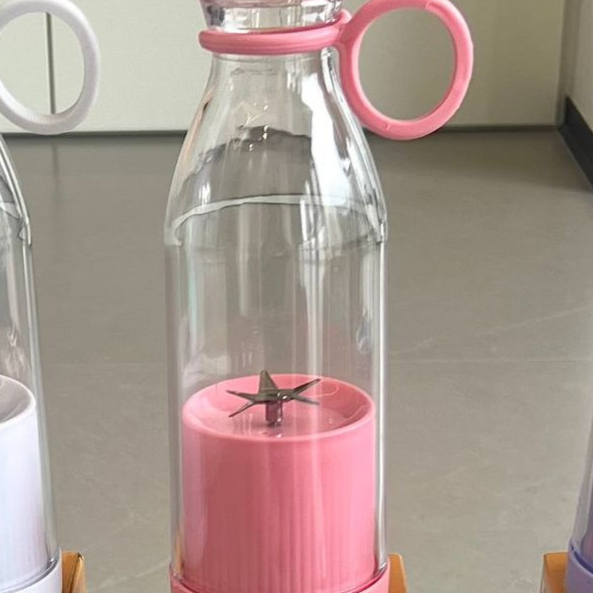 Portable Rechargeable Electric Fruit Juicer Cup